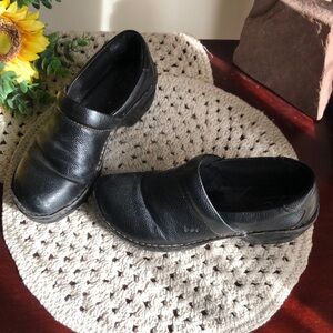 b.o.c. Black Leather Wedge Casual Loafers